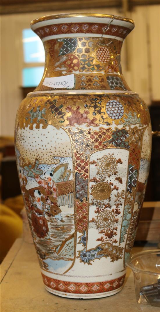Large Satsuma vase (a/f)